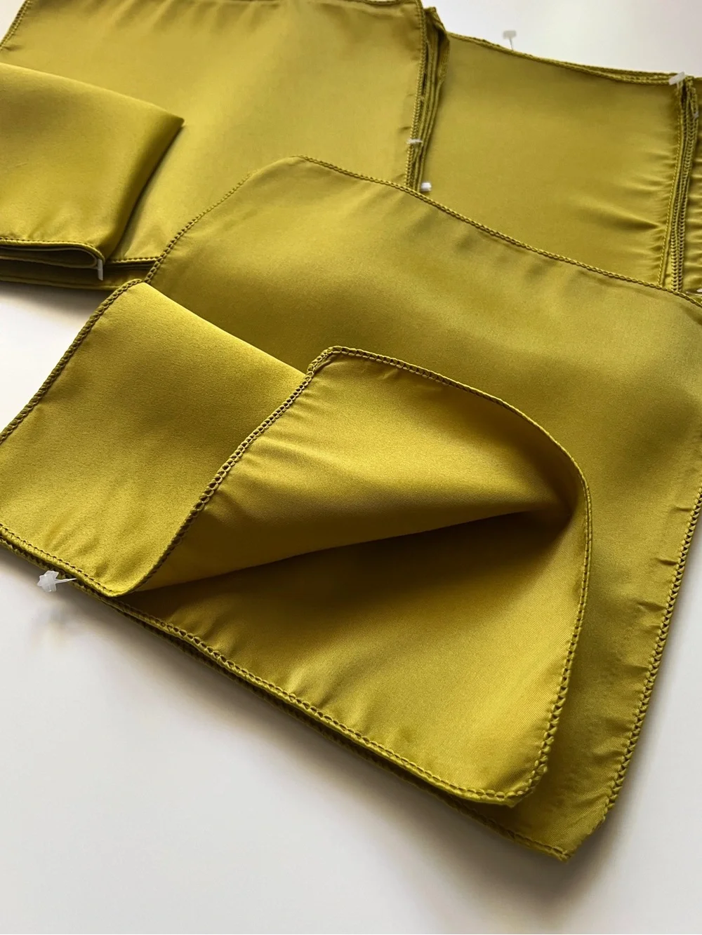 28 Olive Gold Shimmer Cocktail Napkins 10x10 Wedding Event Decor NWOT